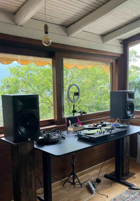 STUDIO